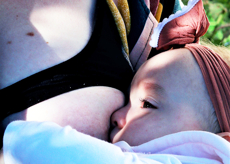 proper-breastfeeding-latch