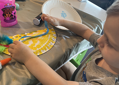 toddler making easter craft